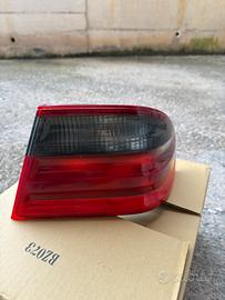 Faro esterno posteriore destro w210