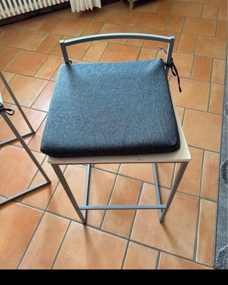 5 sgabelli solidi +cuscino 
