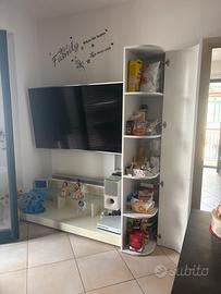 Parete attrezzata piccola con dispensa