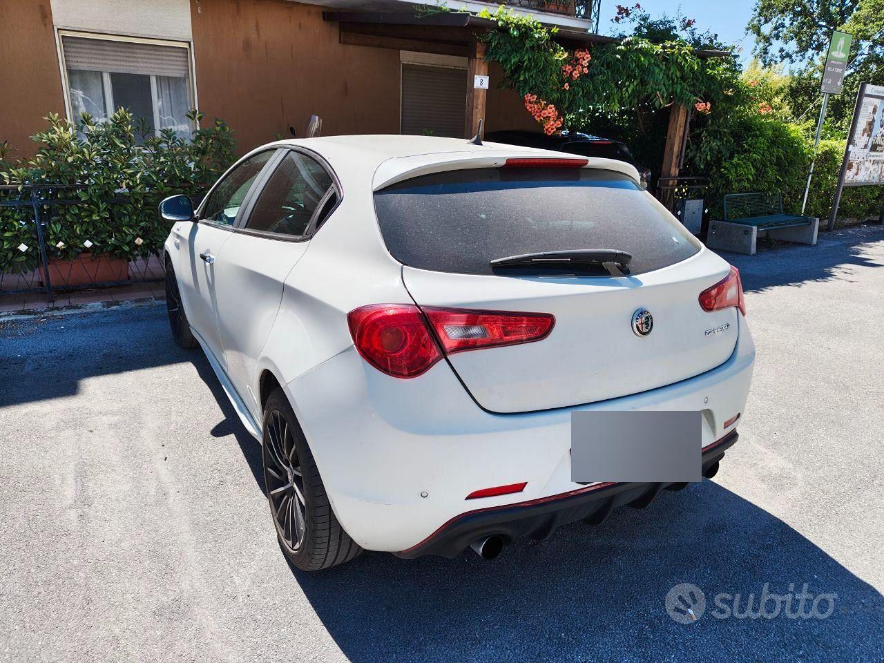 Alfa Romeo Giulietta 2014 photo 2