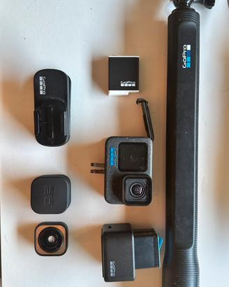 GoPro Hero 12 + Max Lens 2.0 + accessori