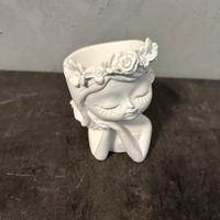 Vasetto in gesso bambina