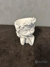 Vasetto in gesso bambina