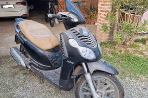 Piaggio Carnaby 125 ES