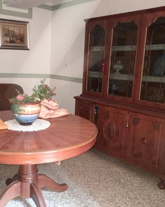 tavolo. con credenza