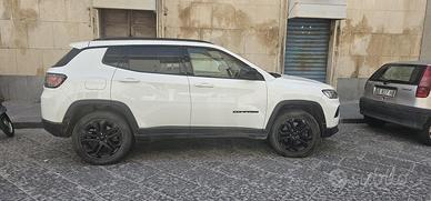 🚙 Jeep Compass Night Eagle 2022 – Stile, Comfort 