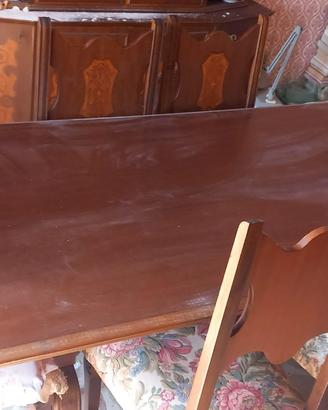 Tavolo e sei sedie ritapezzate 50 euro