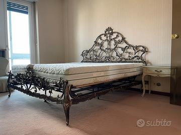 Letto matrimoniale in ottone battuto a mano