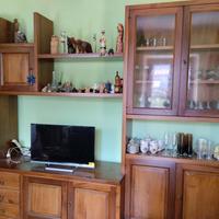 mobile in legno da salotto 