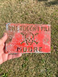 Targa vintage in metallo rossa cm 20x13