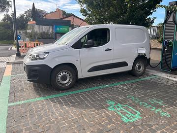 E berlingo subentro leasing