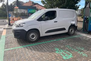 E berlingo subentro leasing