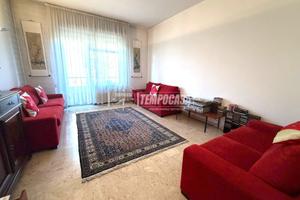 APPARTAMENTO DI 145 METRI QUADRI IN STABILE SIGNOR