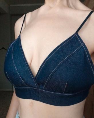 top in denim blu scuro modello bikini 