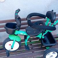 triciclo per bambini