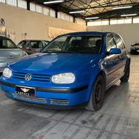 Volkswagen Golf 1.6 B 105CV - 2001