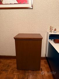 Mobile pee macchina da cucire