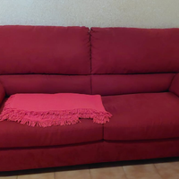 DIVANO ROSSO TRE POSTI DUE SEDUTE 2 DISPONIBILI