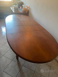 Tavolo ovale in legno allungabile