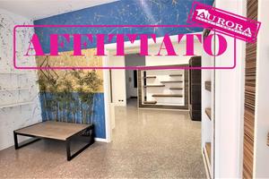 LOCALE in POSIZIONE COMODA E STRATEGICA