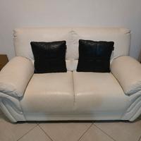 DIVANO DUE POSTI IN PELLE