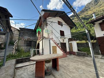 CASA SEMINDIPENDENTE A USSEGLIO