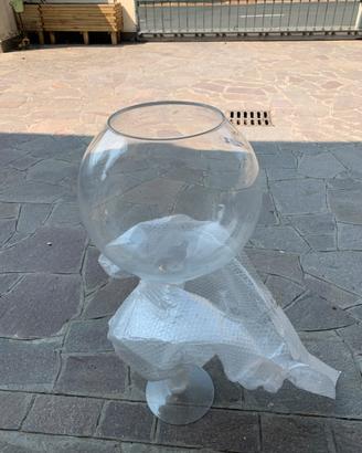 Vaso di vetro a calice tondo