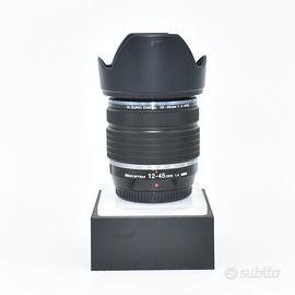 OM System 12-45 F4.0 PRO Pari al nuovo