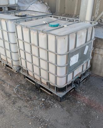 Contenitori IBC su pallet