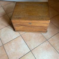 Bauletto in rovere con 4 cassetti