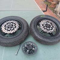 ruote complete R12 adattate per Talaria 5500