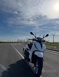 Piaggio Beverly 300 bianco perla
