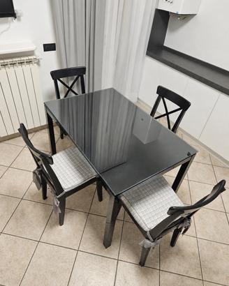 Tavolo da cucina/sala da pranzo + 4 sedie Ikea