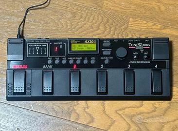 Multieffetto chitarra Korg AX30G + alimentatore