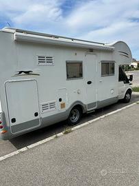 Camper Laika 7 posti - compreso di veranda