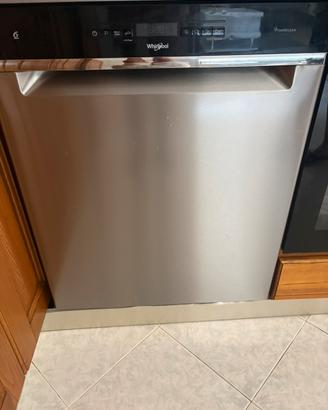 Lavastoviglie Whirpool inox 6° senso (power clean)