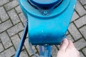 Motore marino fuoribordo