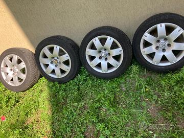 Gomme invernali+cerchi 205/55/16