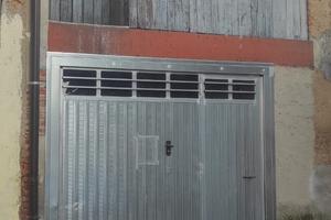 Rustico con box e fienile