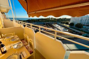 Ampio open space ristrutturato con vista mare