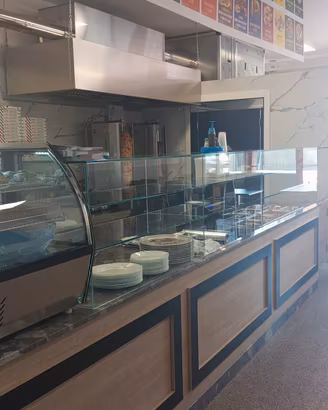 KEBAP attrezz. arred. usati 6 mesi