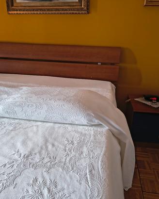 Letto matrimoniale con contenitore 