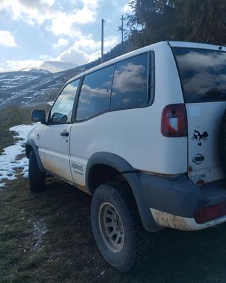 Nissan Terrano II, 1998