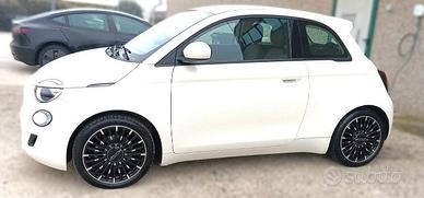Fiat 500e 42 kWh La Prima