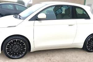Fiat 500e 42 kWh La Prima