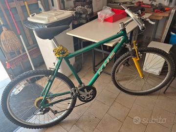 Bicicletta mountain bike KHS