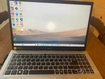 Pc ACER tenuto maniacalmente