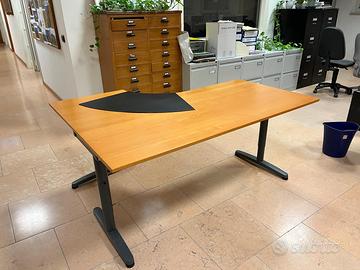 Seti di 8 scrivanie a L ufficio color ciliegio