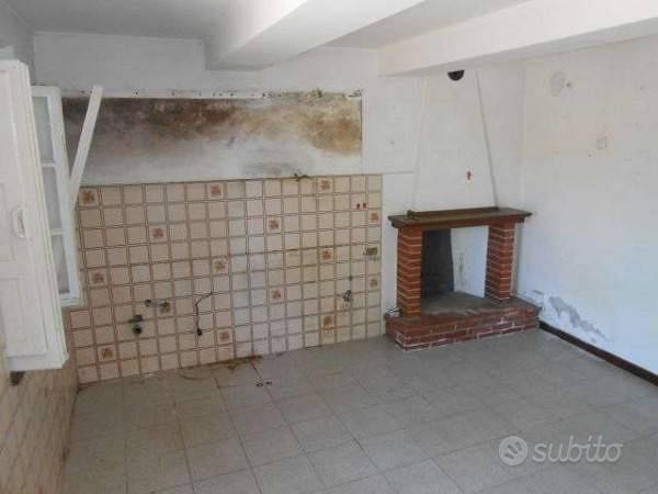 Casa indipendente di 150 m² con più di 5 locali e