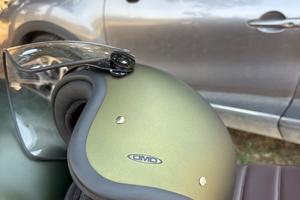 Casco moto colore verde oliva DMD